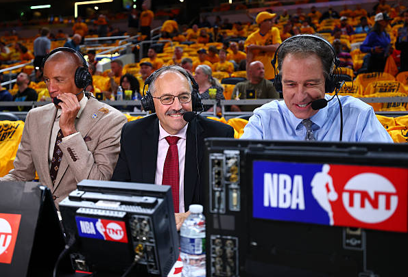 Who Is Kevin Harlan? The Legendary American Sports Commentator kevin harlan